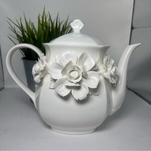 I. Godinger & Co. Elegant White Floral Teapot Coffee Serving